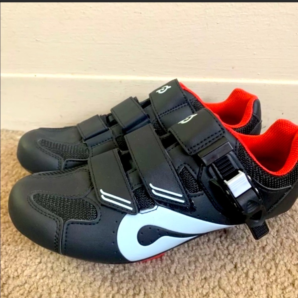 NEW Peloton Size 40 Shoes (women’s 9/men’s 7)